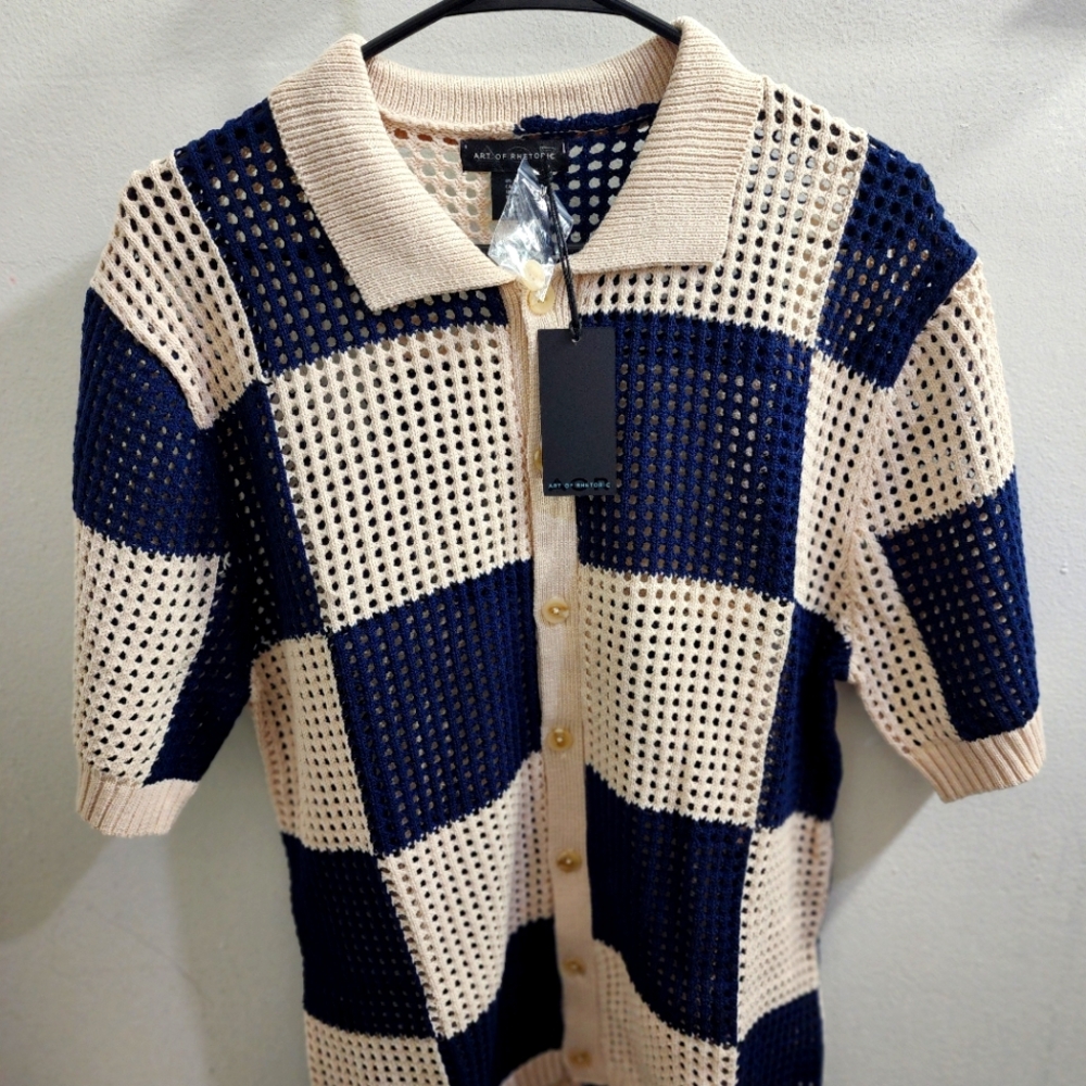 short sleeve shirt